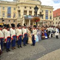 Korunovačné slávnosti 2011 - nástup pred korunovačným pahorkom